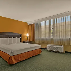 3* Hotel Airport Hotel, Trademark Collection By Wyndham